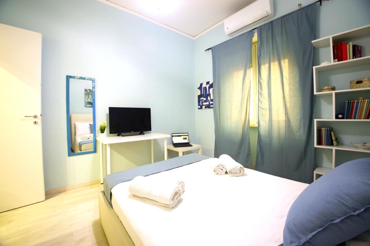 Апартаменты Hostly - Vittoria House - Near The Center With Private Parking Неаполь Экстерьер фото