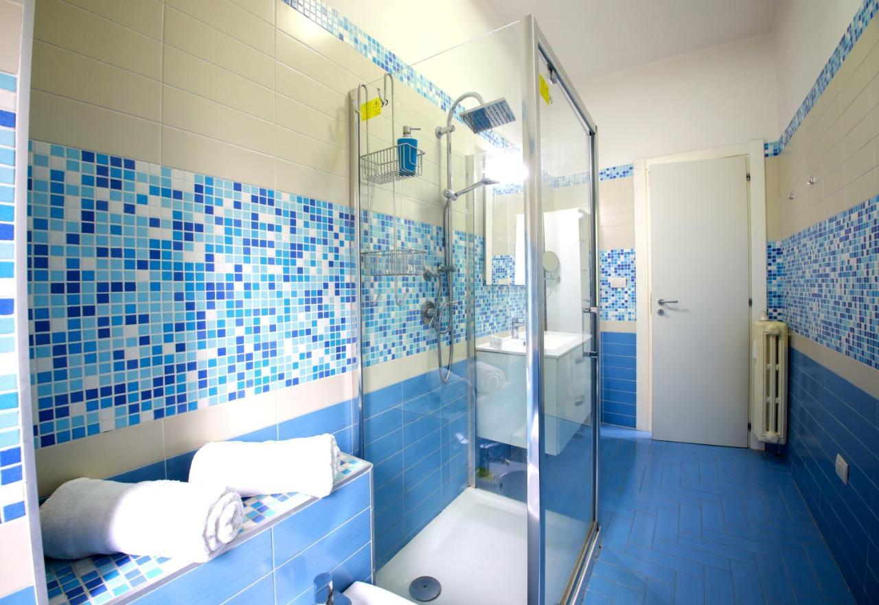Апартаменты Hostly - Vittoria House - Near The Center With Private Parking Неаполь Экстерьер фото