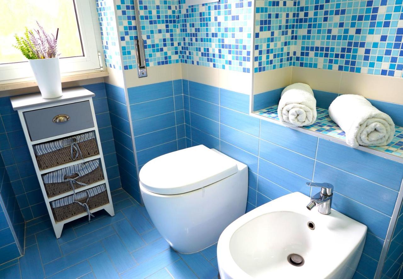 Апартаменты Hostly - Vittoria House - Near The Center With Private Parking Неаполь Экстерьер фото