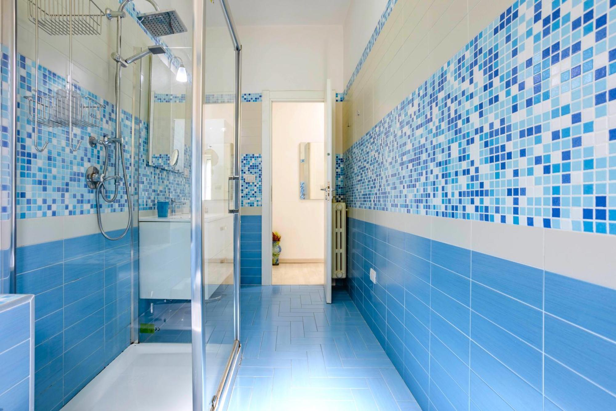 Апартаменты Hostly - Vittoria House - Near The Center With Private Parking Неаполь Экстерьер фото